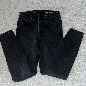 Black straight leg GAP1969 jeans Size 25s. Excellent condition